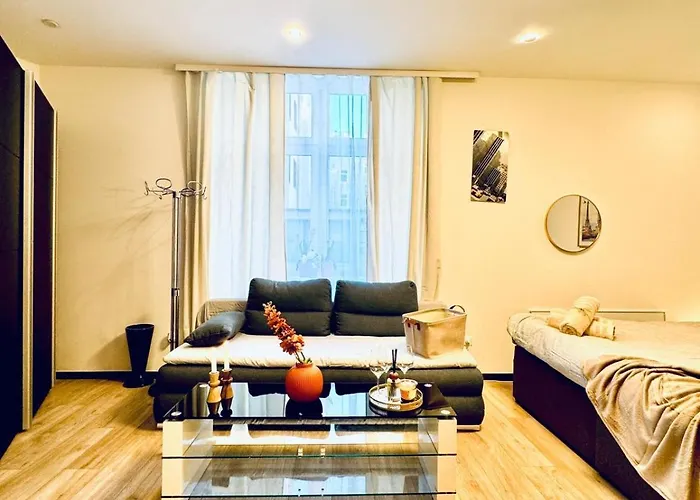 King - 10 Mins Walk From Downtown *