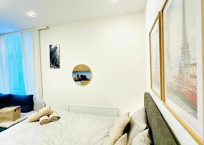 King - 10 Mins Walk From Downtown