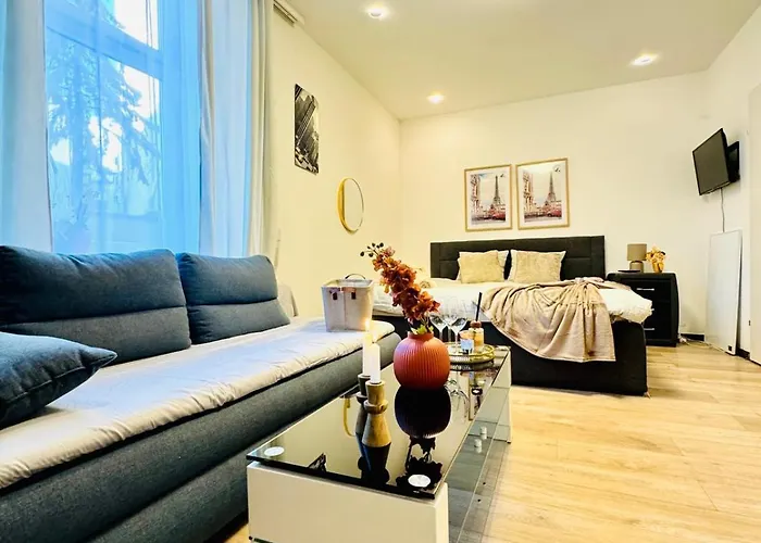 King - 10 Mins Walk From Downtown *